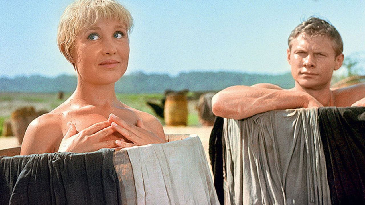 Krepkiy Oreshek Background