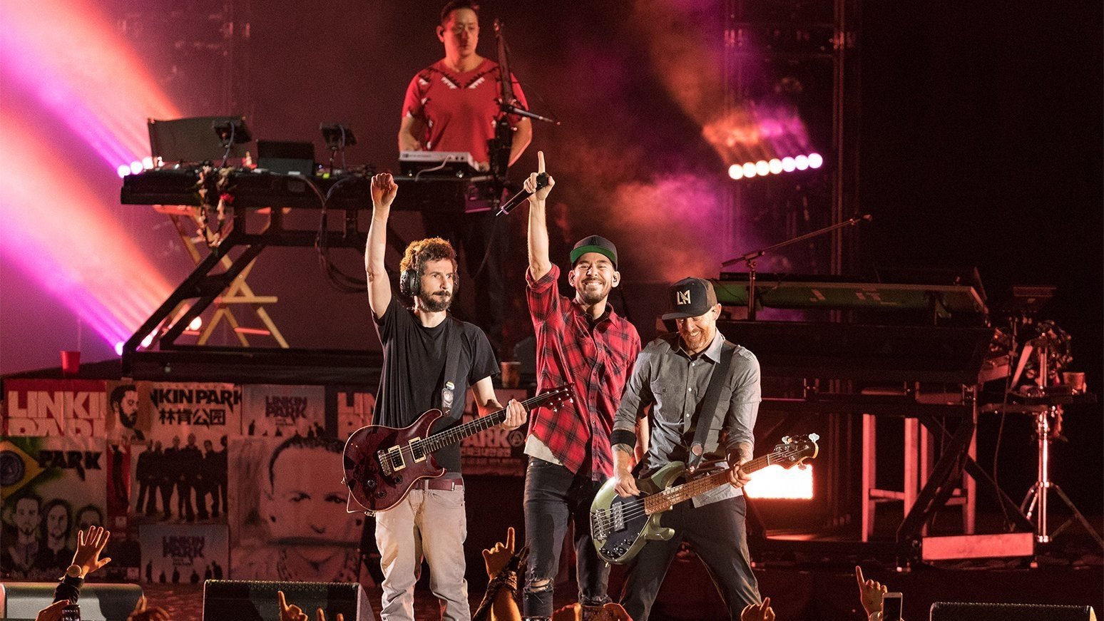 Linkin Park and Friends Celebrate Life in Honor of Chester Bennington Background