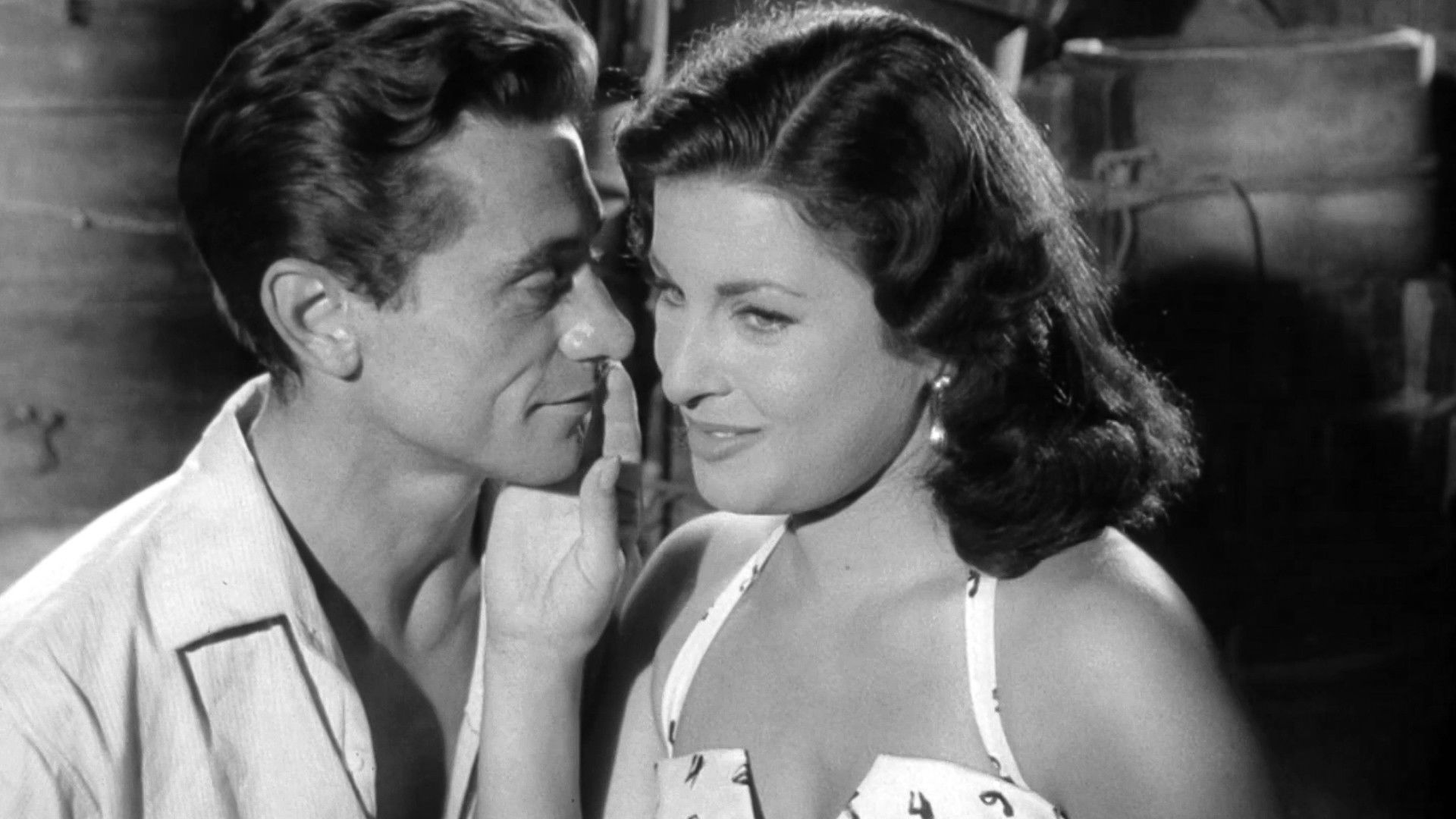 L'Incantevole nemica Background