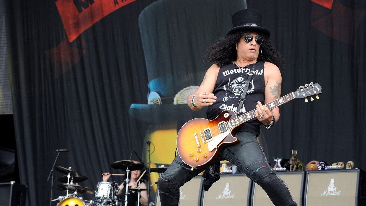 Slash feat. Myles Kennedy and The Conspirators: Live @ Hellfest 2015 Background