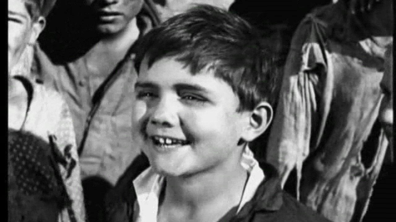 Gogi Ratiani Background