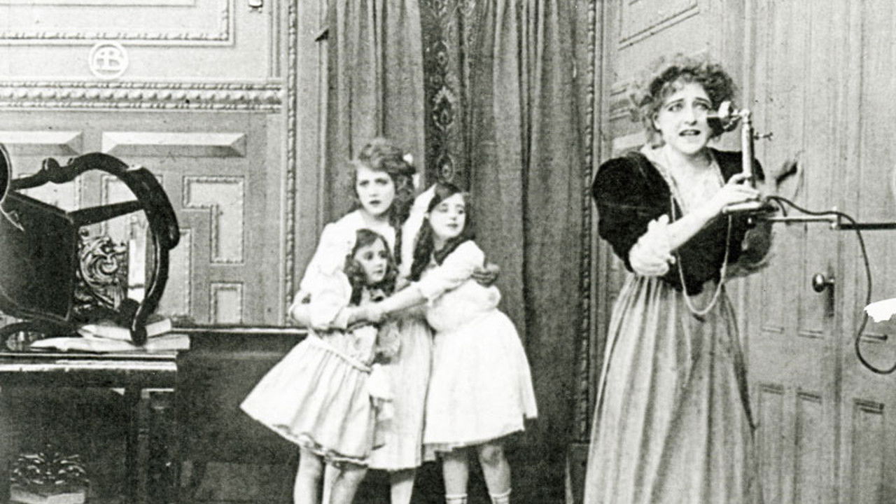 The Lonely Villa Background