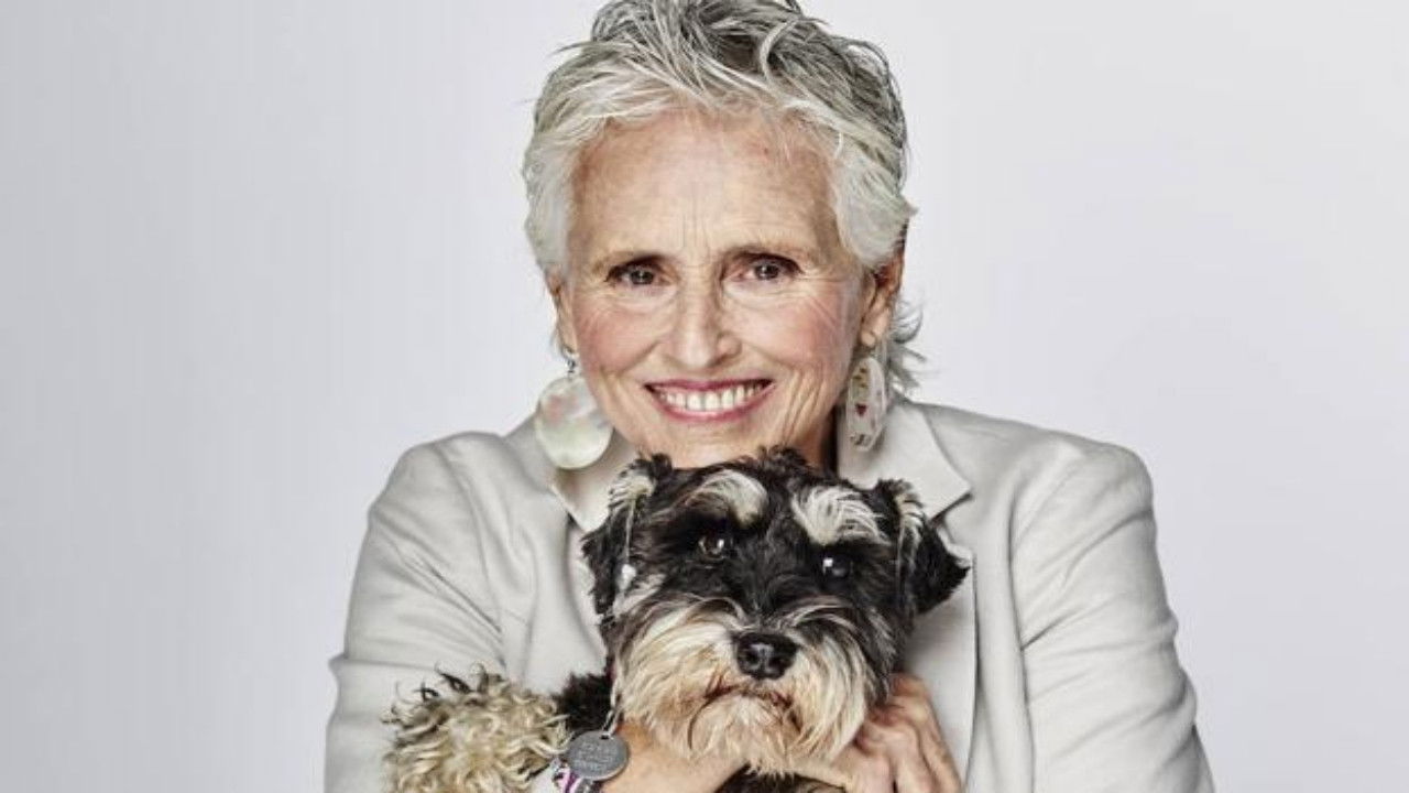 Scott y Milá Background