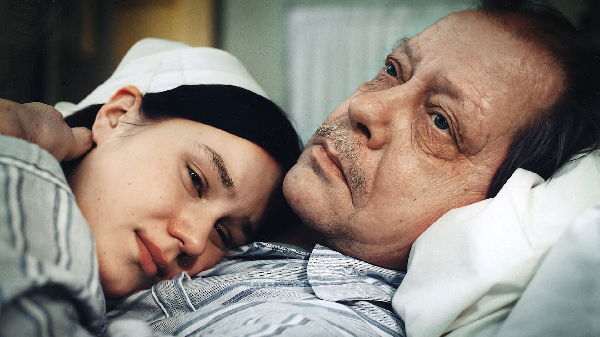 Pieni pyhiinvaellus Background