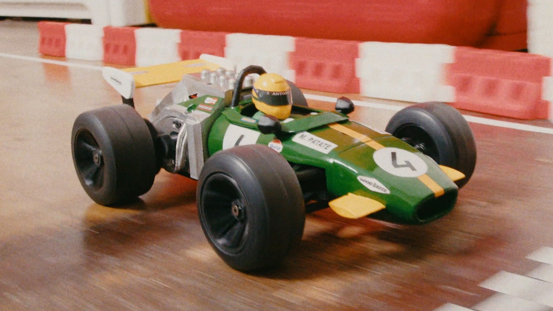 The 1971 Kitchen Grand Brie Background