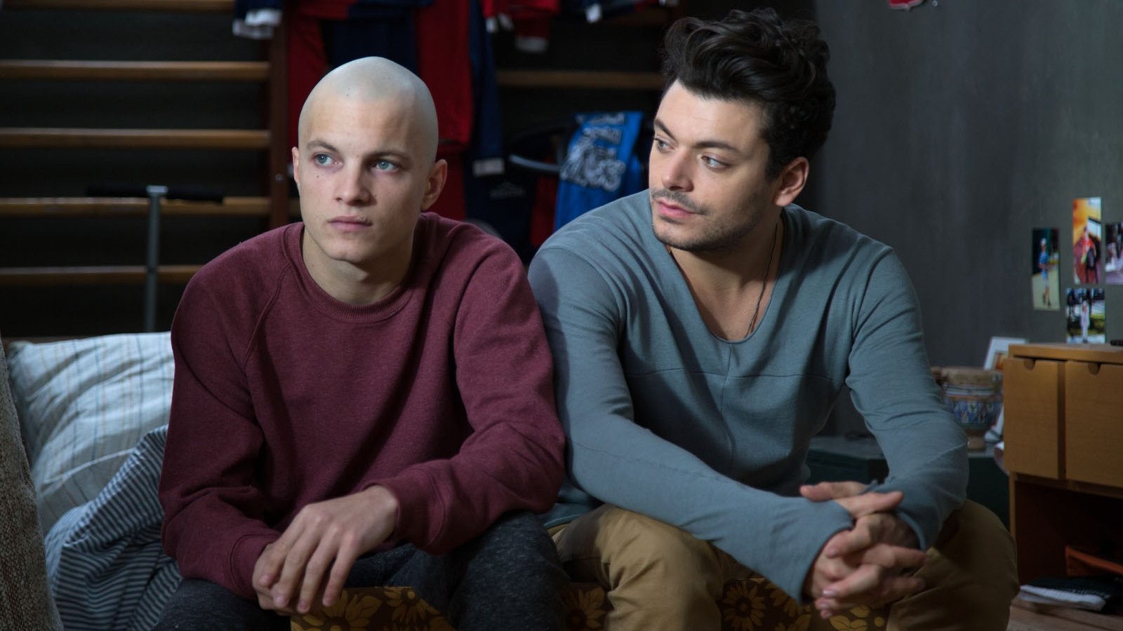 Public Friends Background