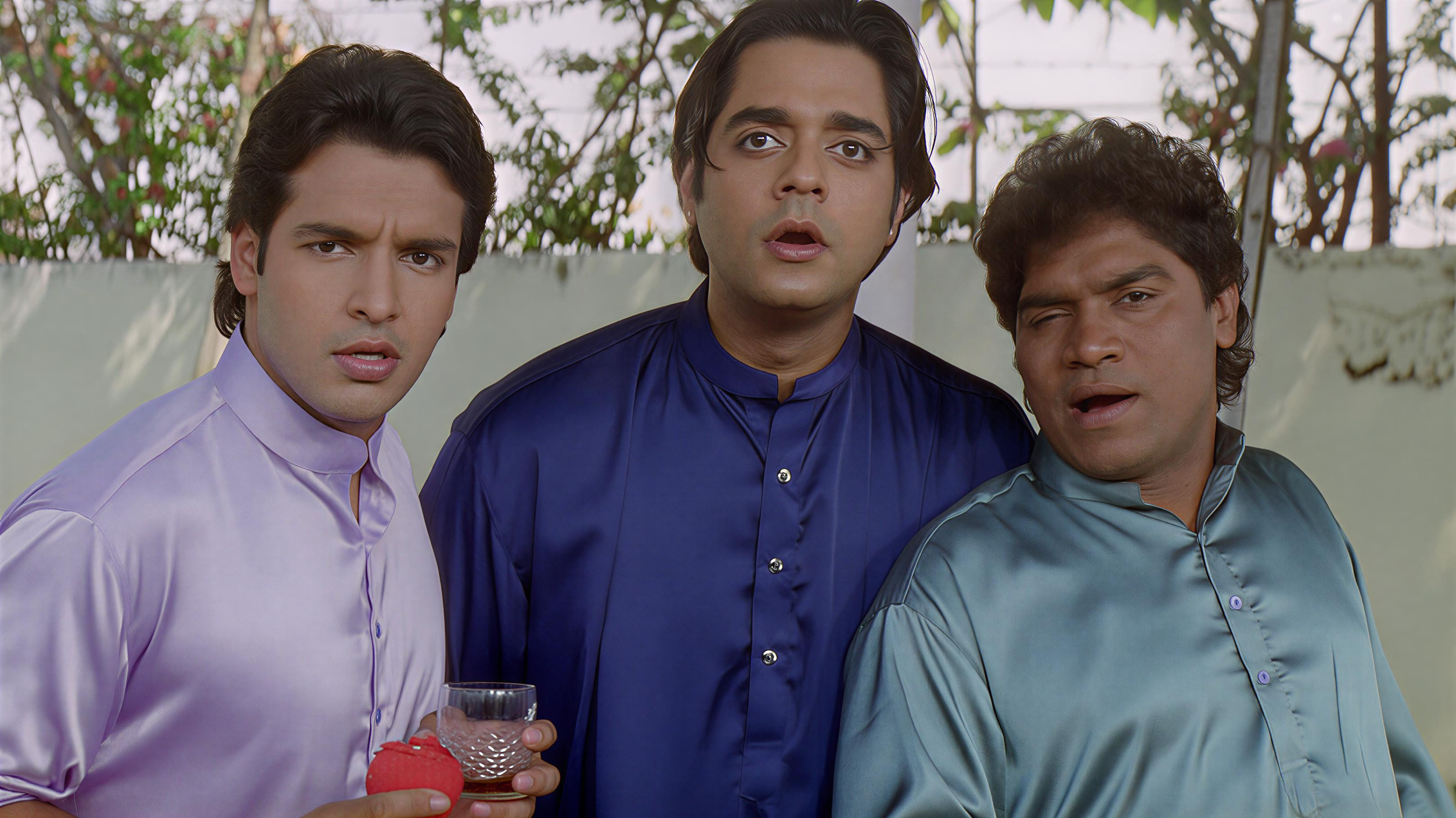 Aamdani Atthanni Kharcha Rupaiya Background