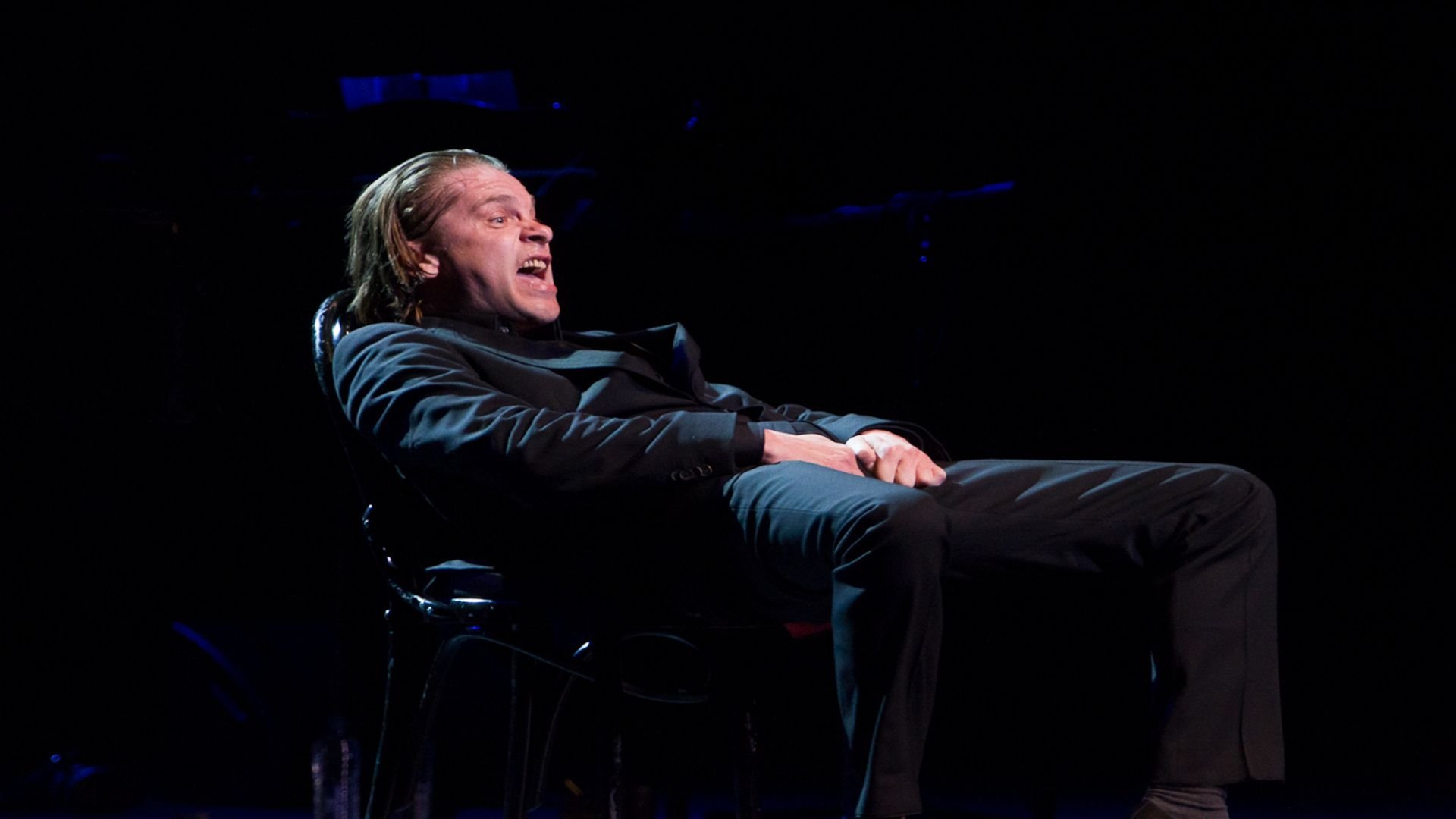 Hans Teeuwen: Spiksplinter Background