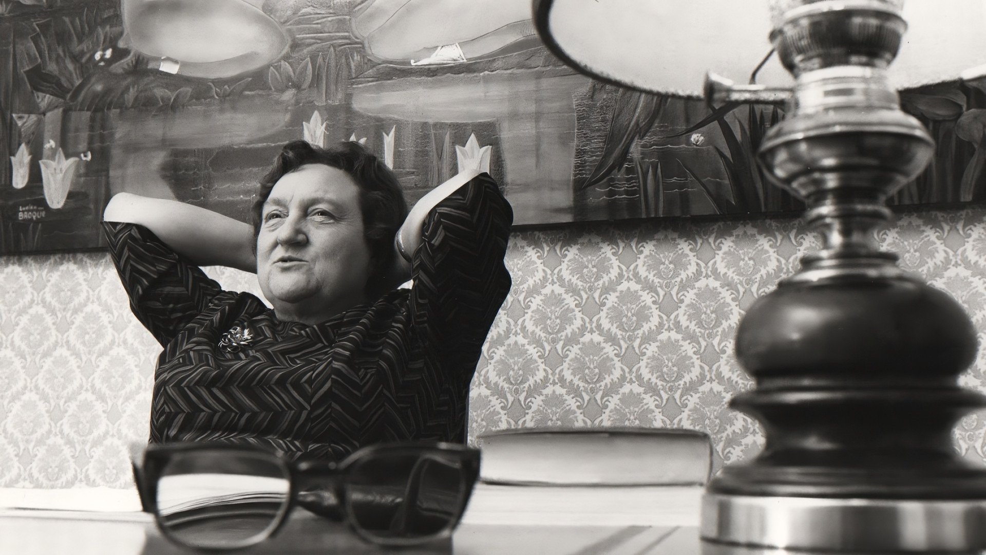 Madame Soleil, la femme qui était supposée savoir Background