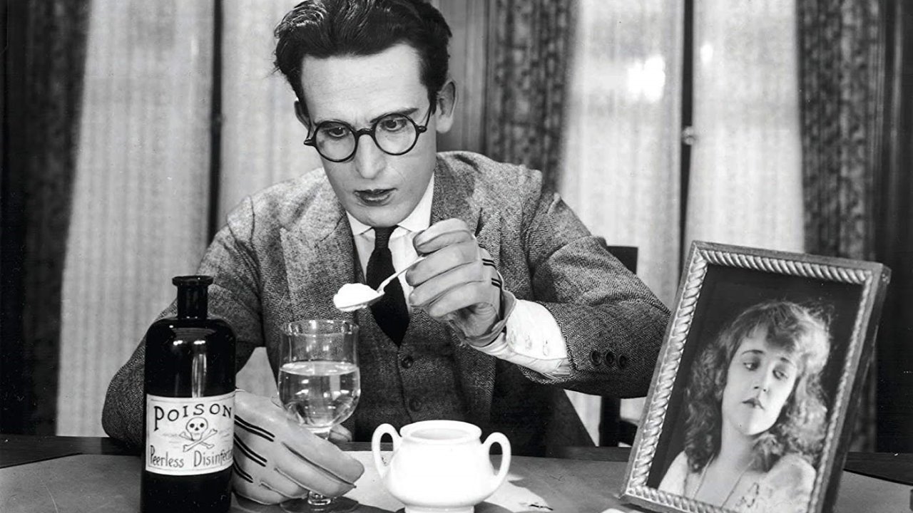 Never Weaken Background