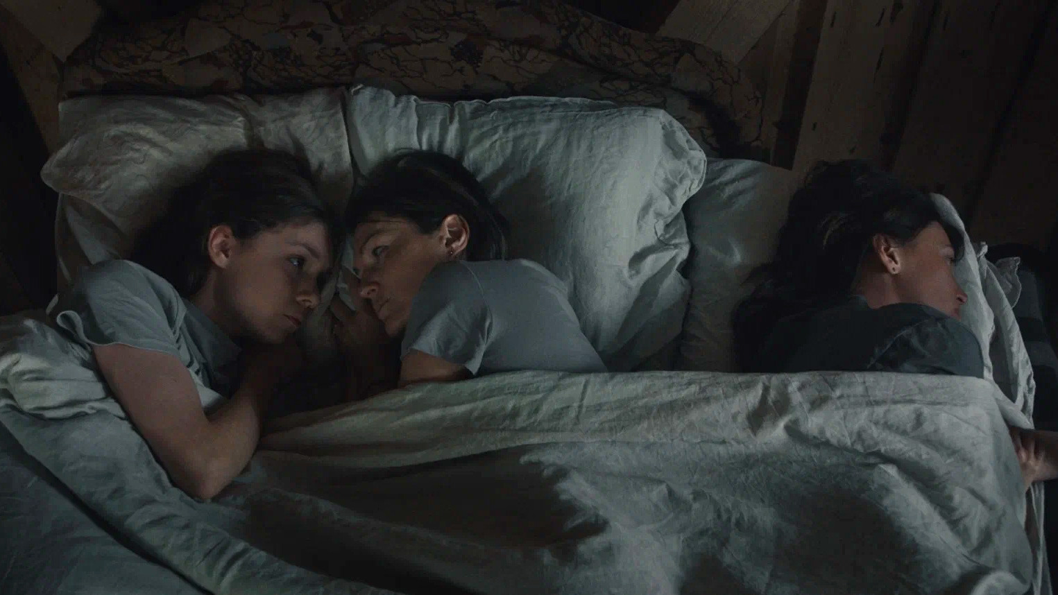 The Edge of the Broken Moon Background