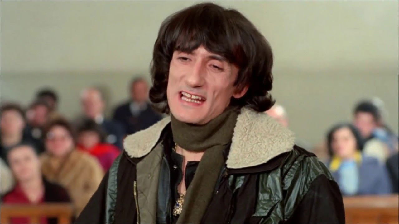 Rakos... No. 14, kai o protos bounakias Background