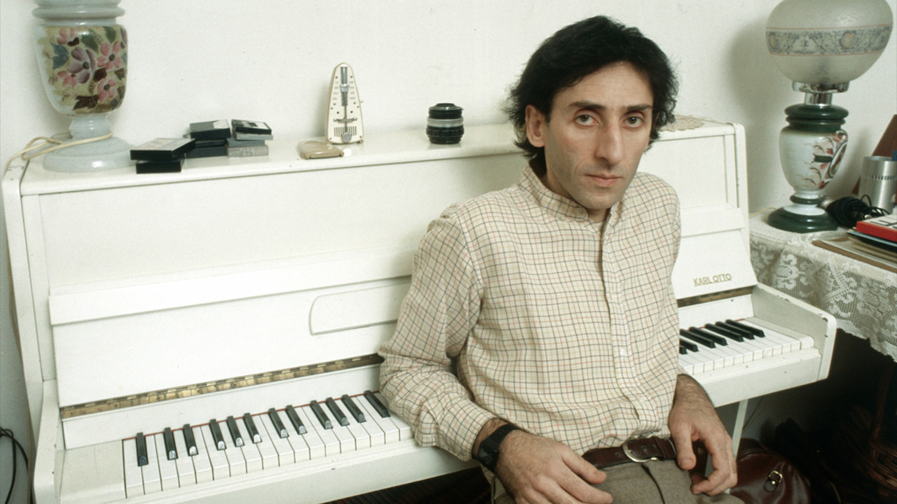 Franco Battiato: Dal cinghiale al cammello Background
