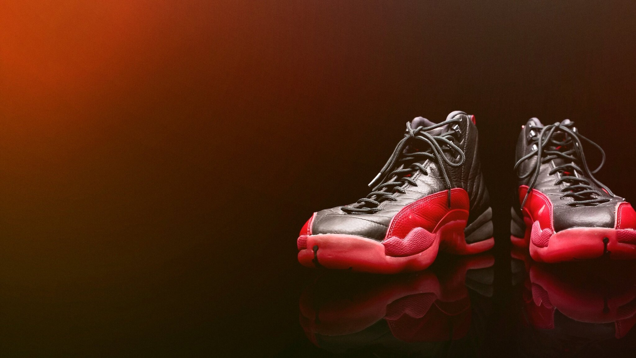 King of Collectibles: The Goldin Touch Background