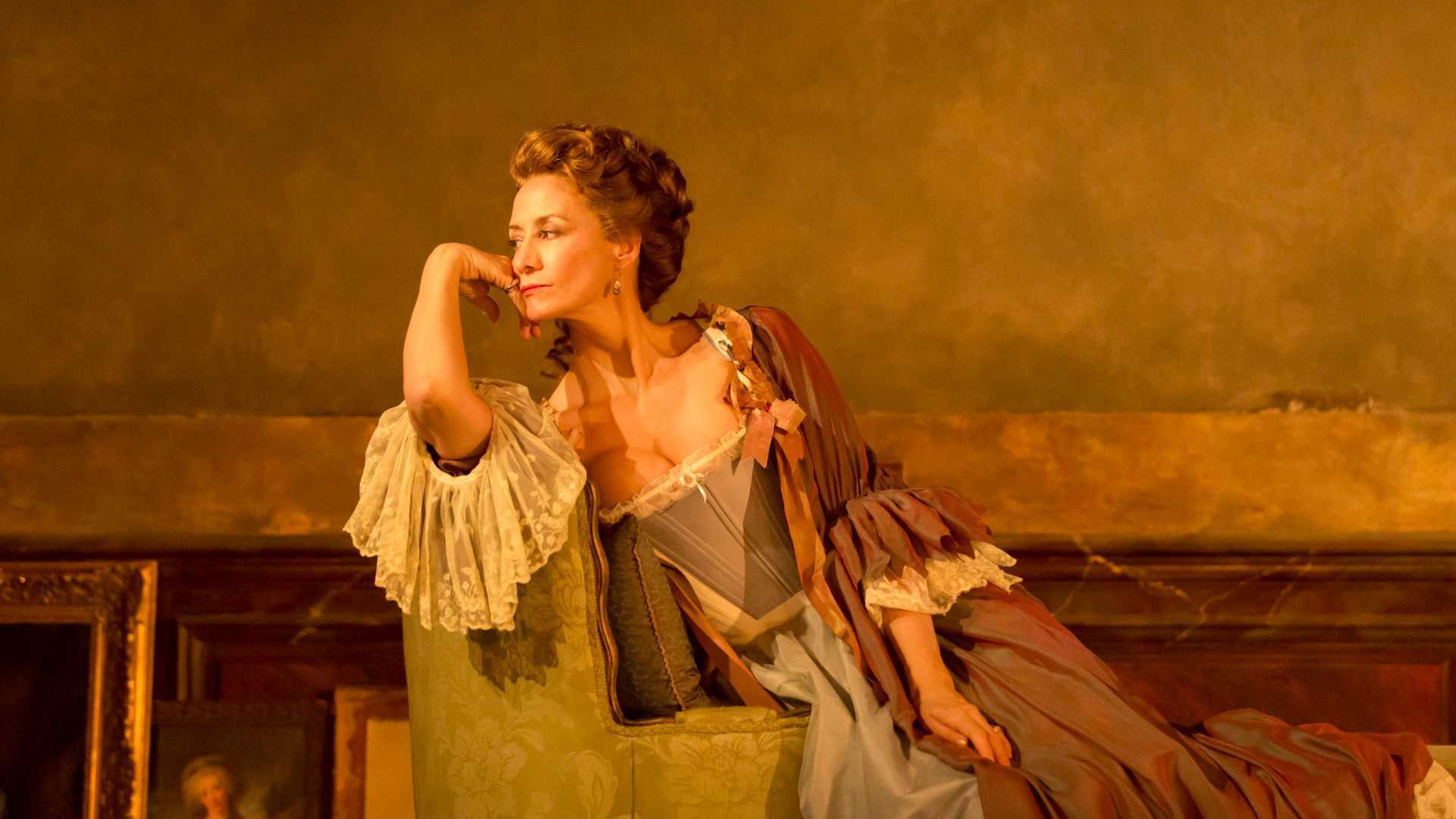National Theatre Live: Les Liaisons Dangereuses Background