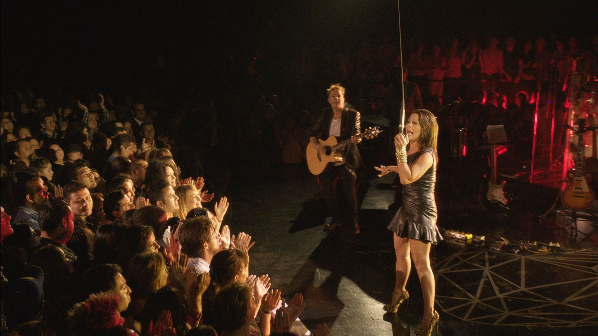 Alejandra Guzman-Primera Fila Background