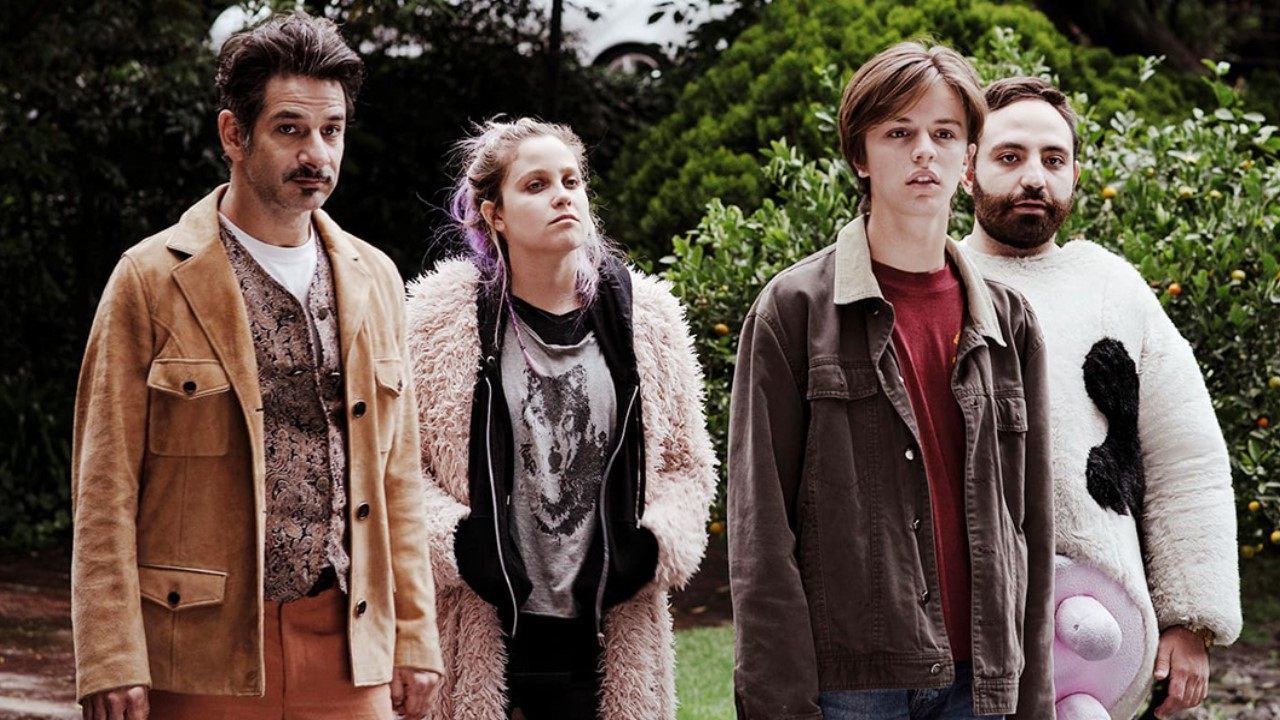 Un Papá Pirata Background