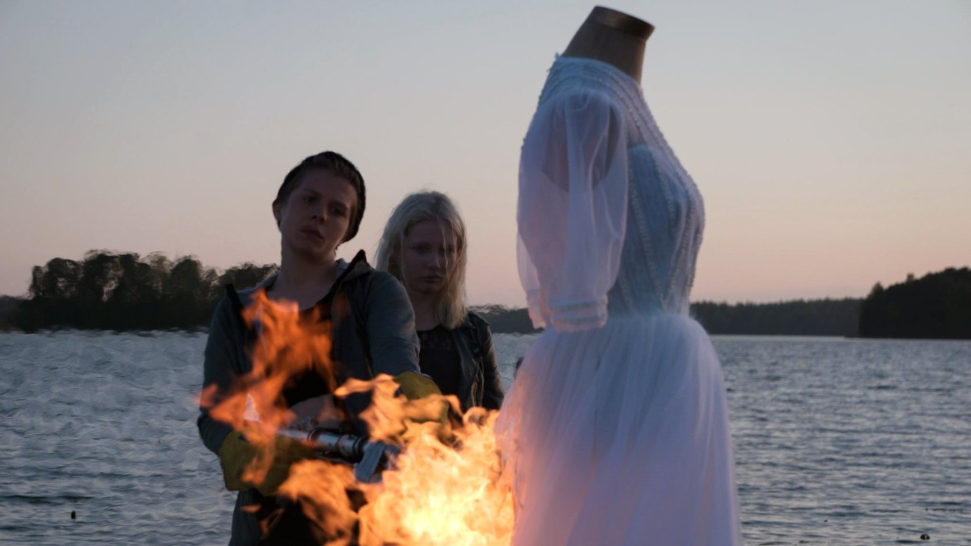 Thick Lashes of Lauri Mäntyvaara Background