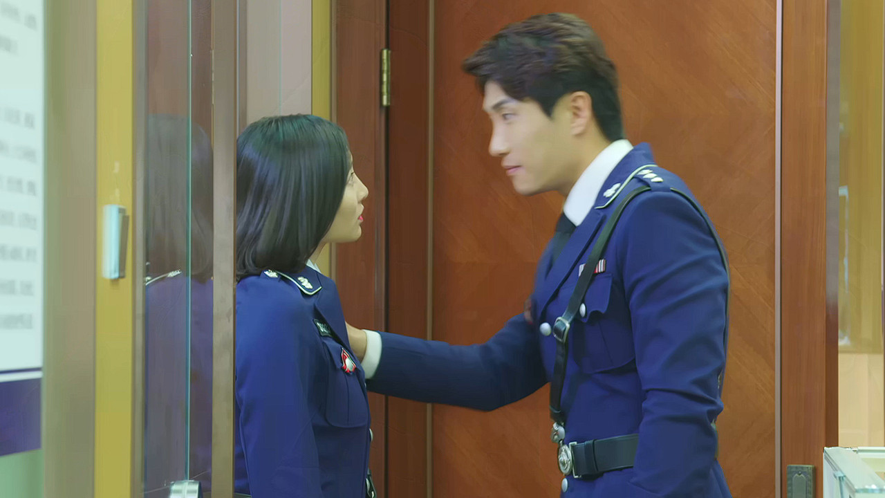 Hot Honey, Don't Try To Run Background