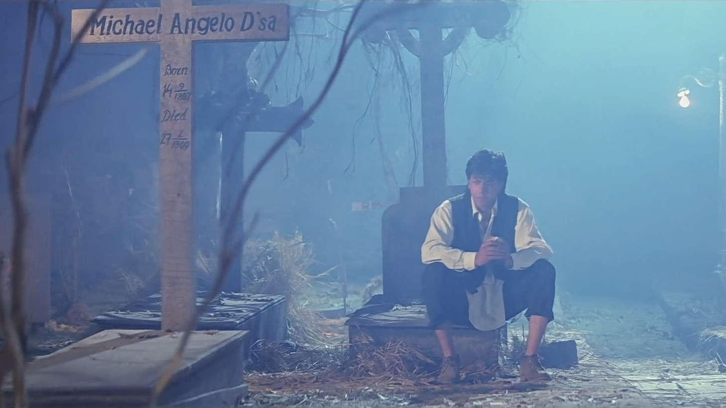 Chamatkar Background