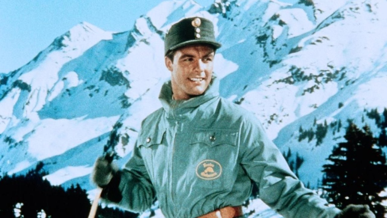 Zwölf Mädchen und ein Mann Background