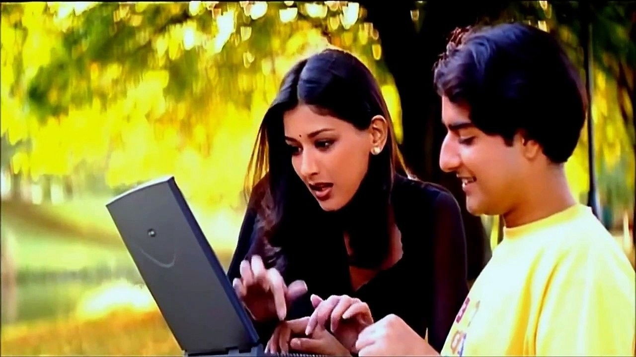 Kadhalar Dhinam Background