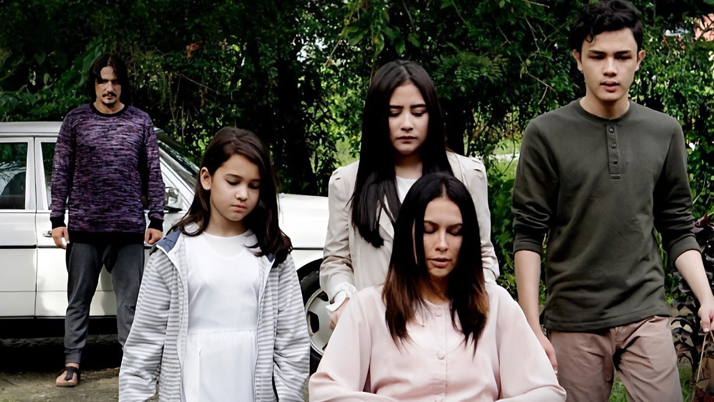 Danur 2: Maddah Background