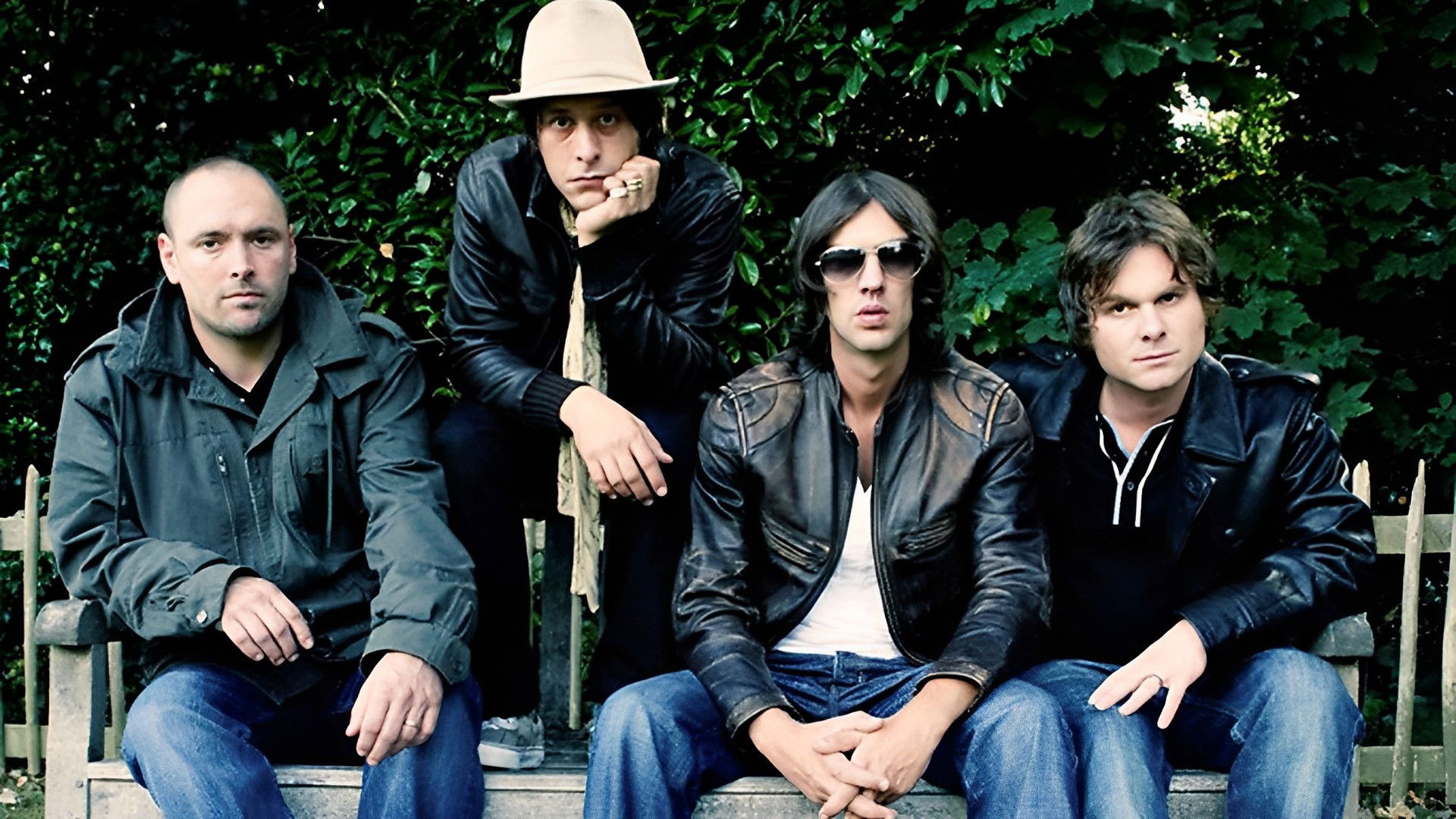 The Verve: This Is Music - The Singles 92-98 Background