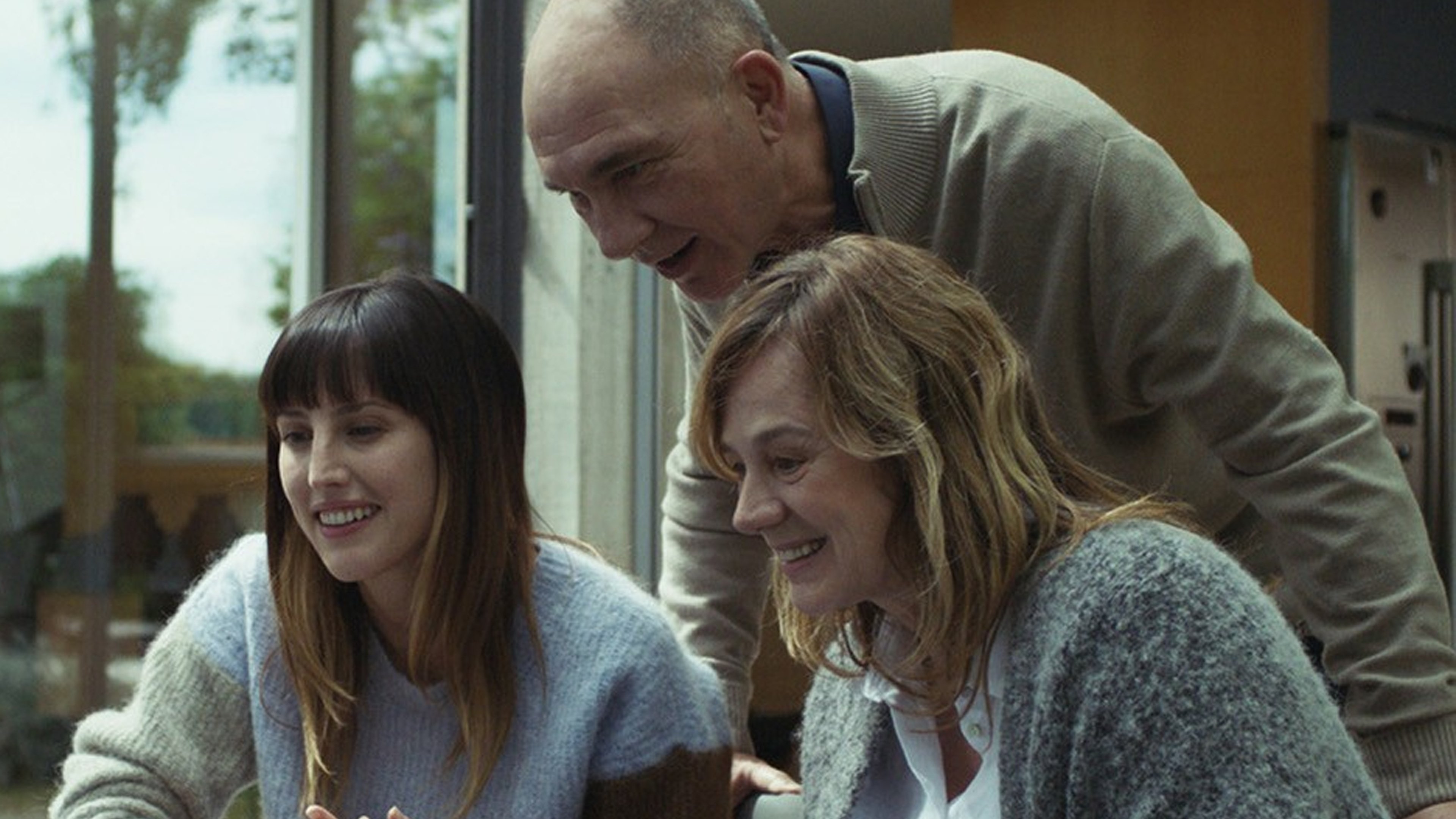 Desmontando un elefante Background