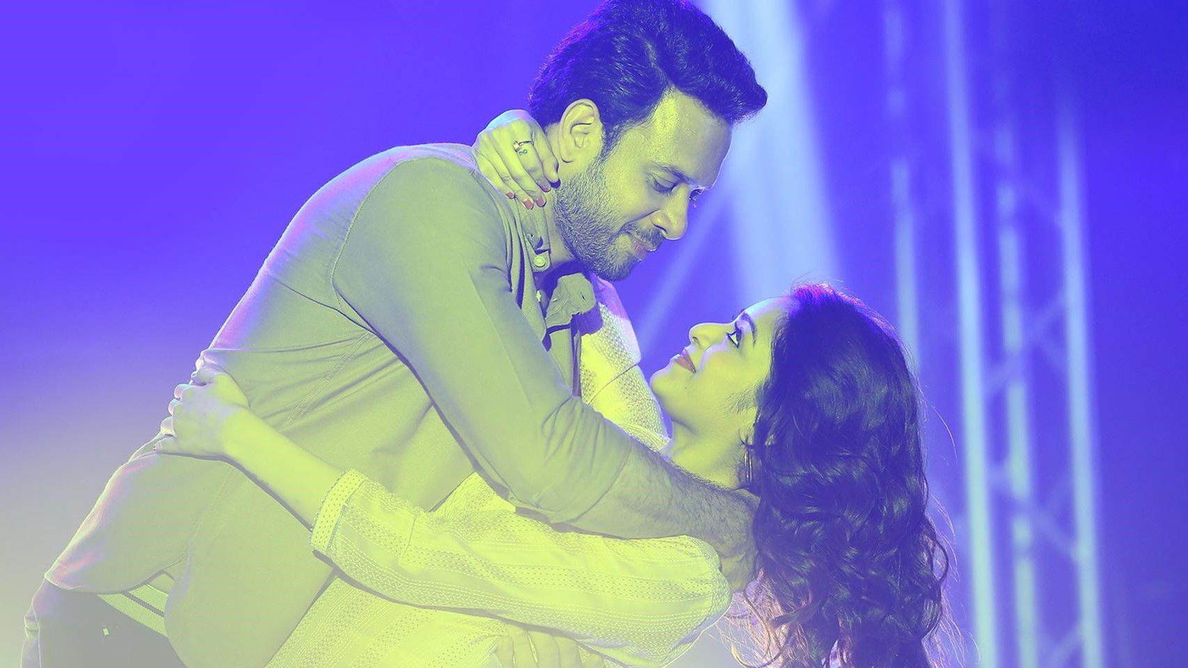 Ippadiku Kadhal Background