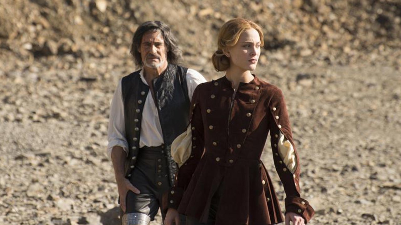 Angélique Background