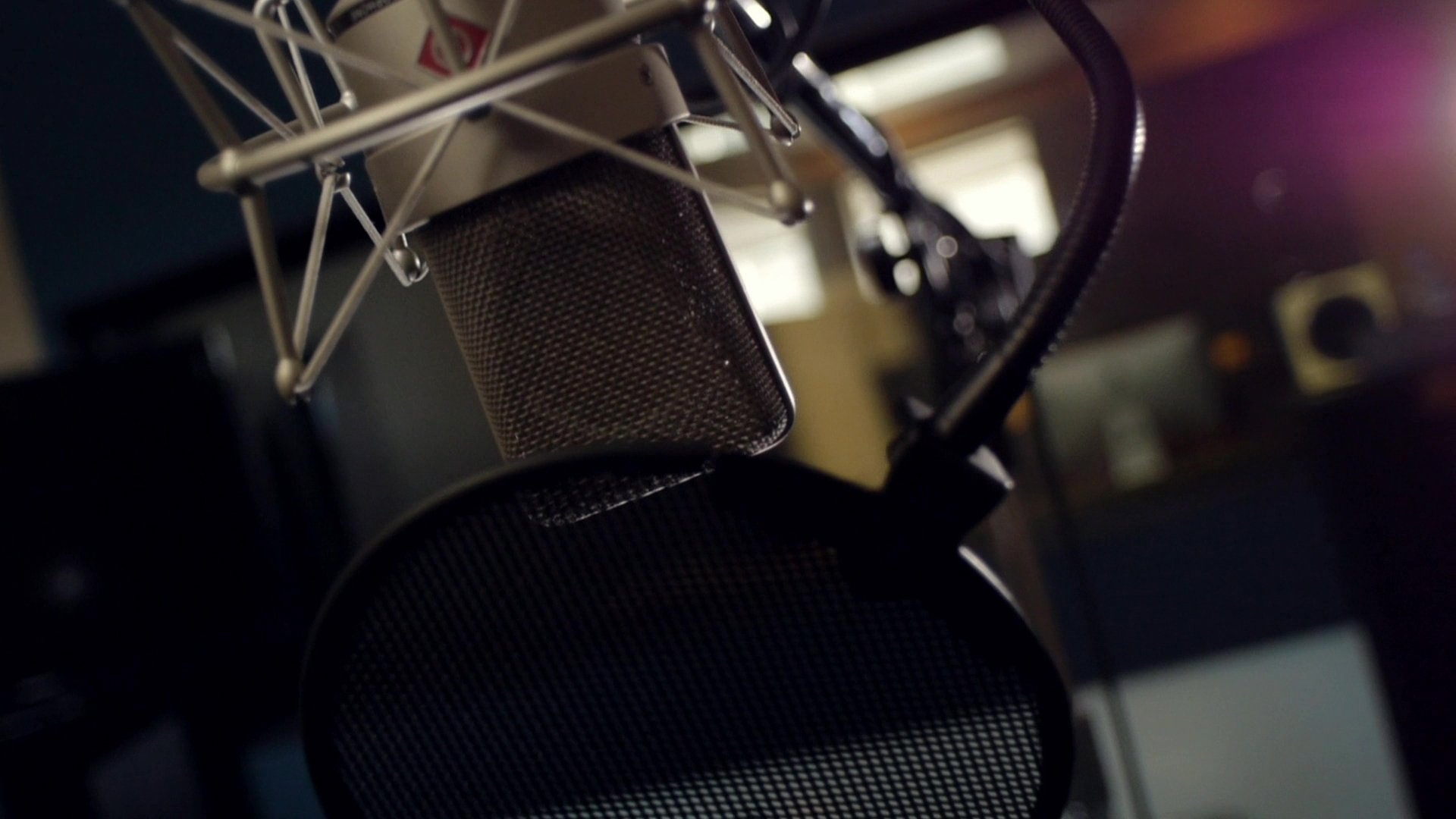 I Know That Voice Background