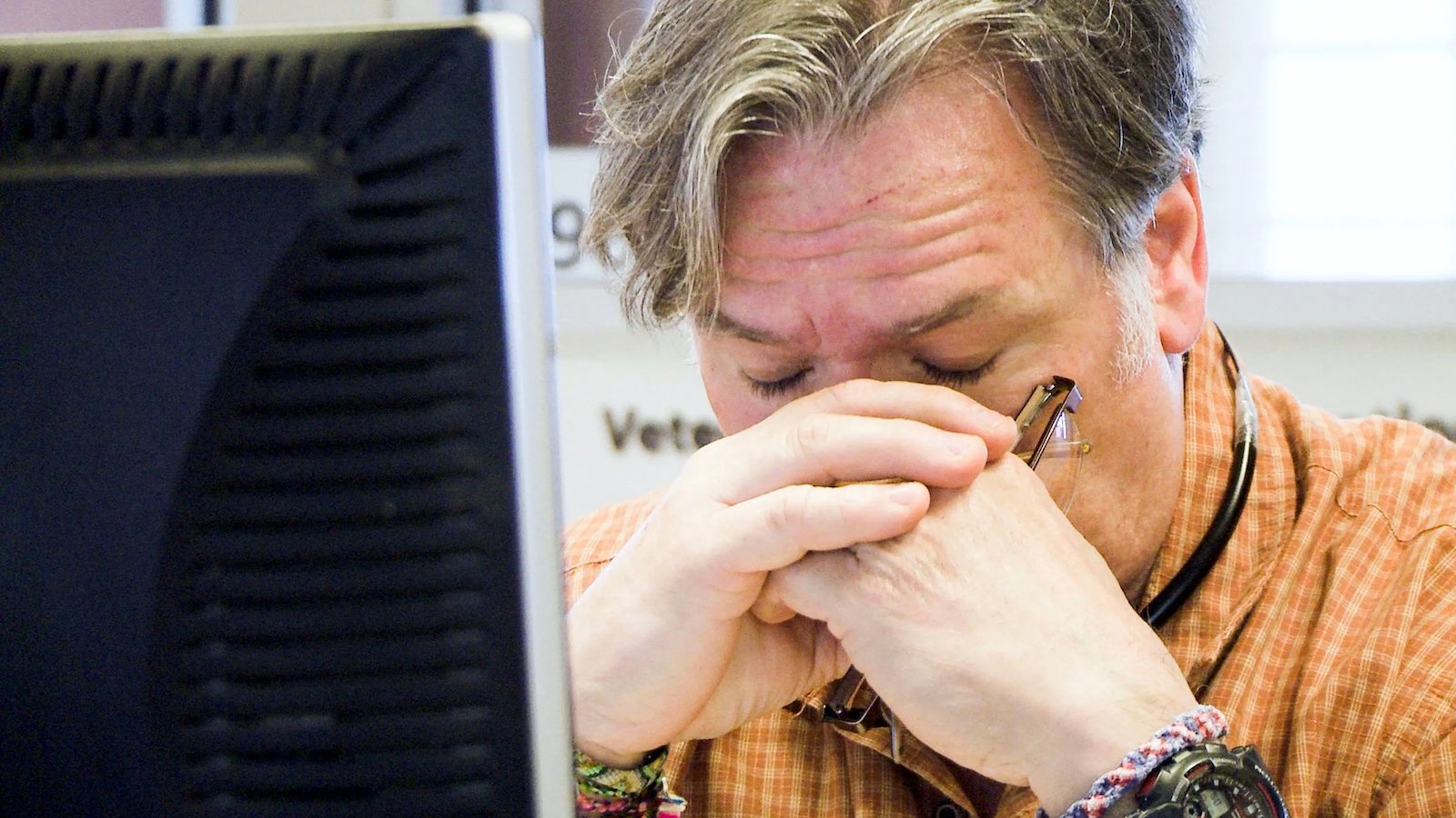 Crisis Hotline: Veterans Press 1 Background