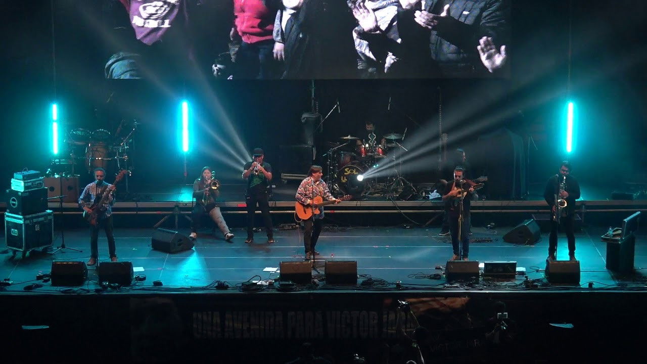 Sol y Lluvia - Estadio Victor Jara - Santiago, Chile 2005 Background