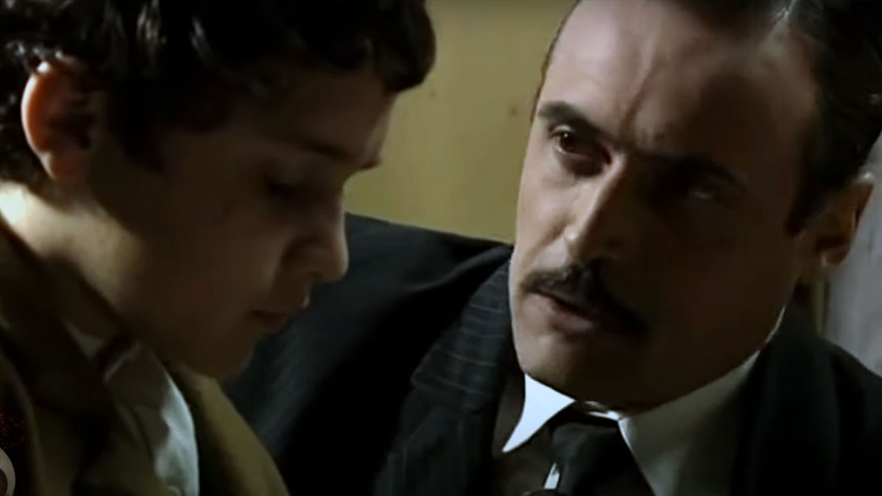 El niño de barro Background