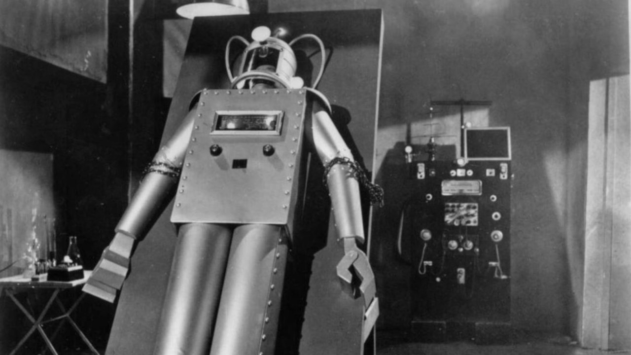 La momia azteca contra el robot humano Background