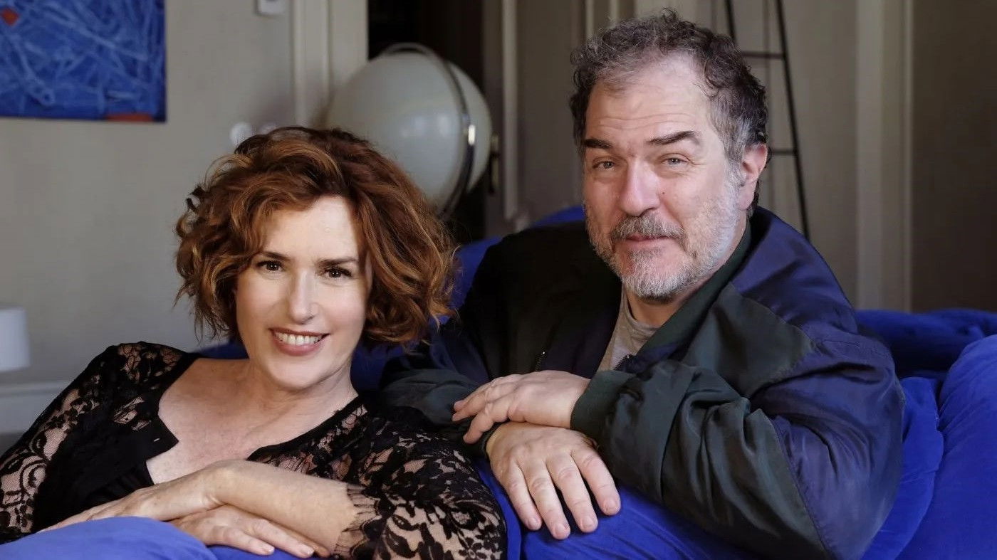 La fortuna di Laura Background