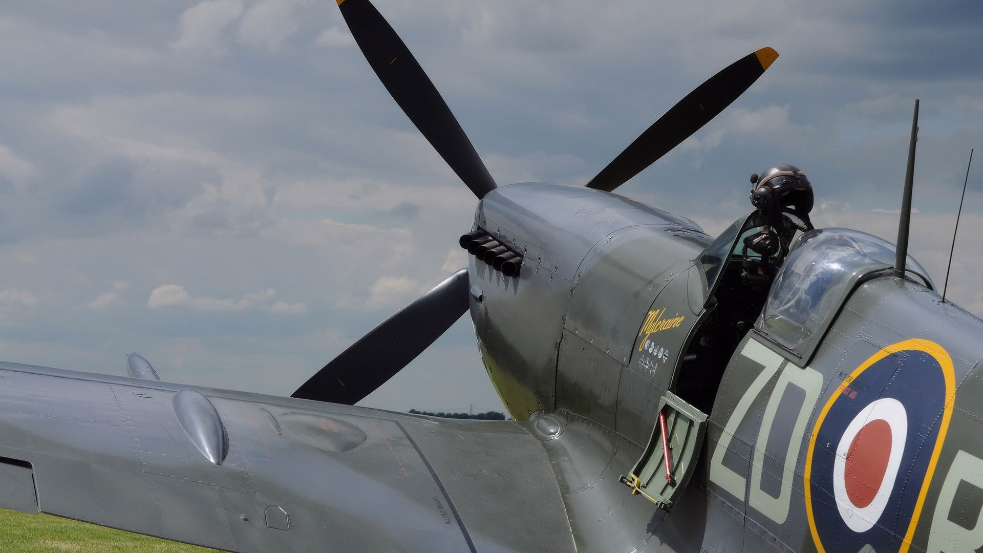 Guy Martin's Spitfire Background
