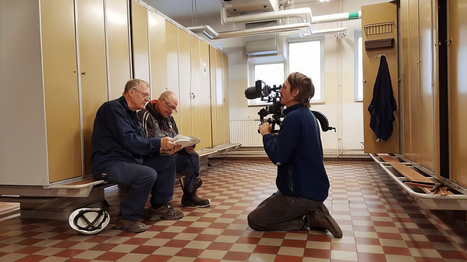 Himlens mörkrum Background