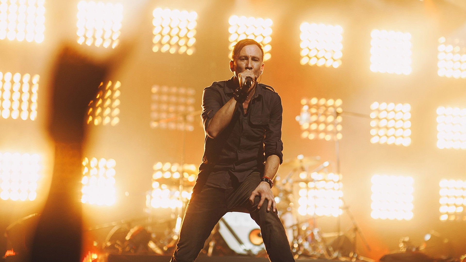 LUMEN - Всегда 17 — всегда война Background