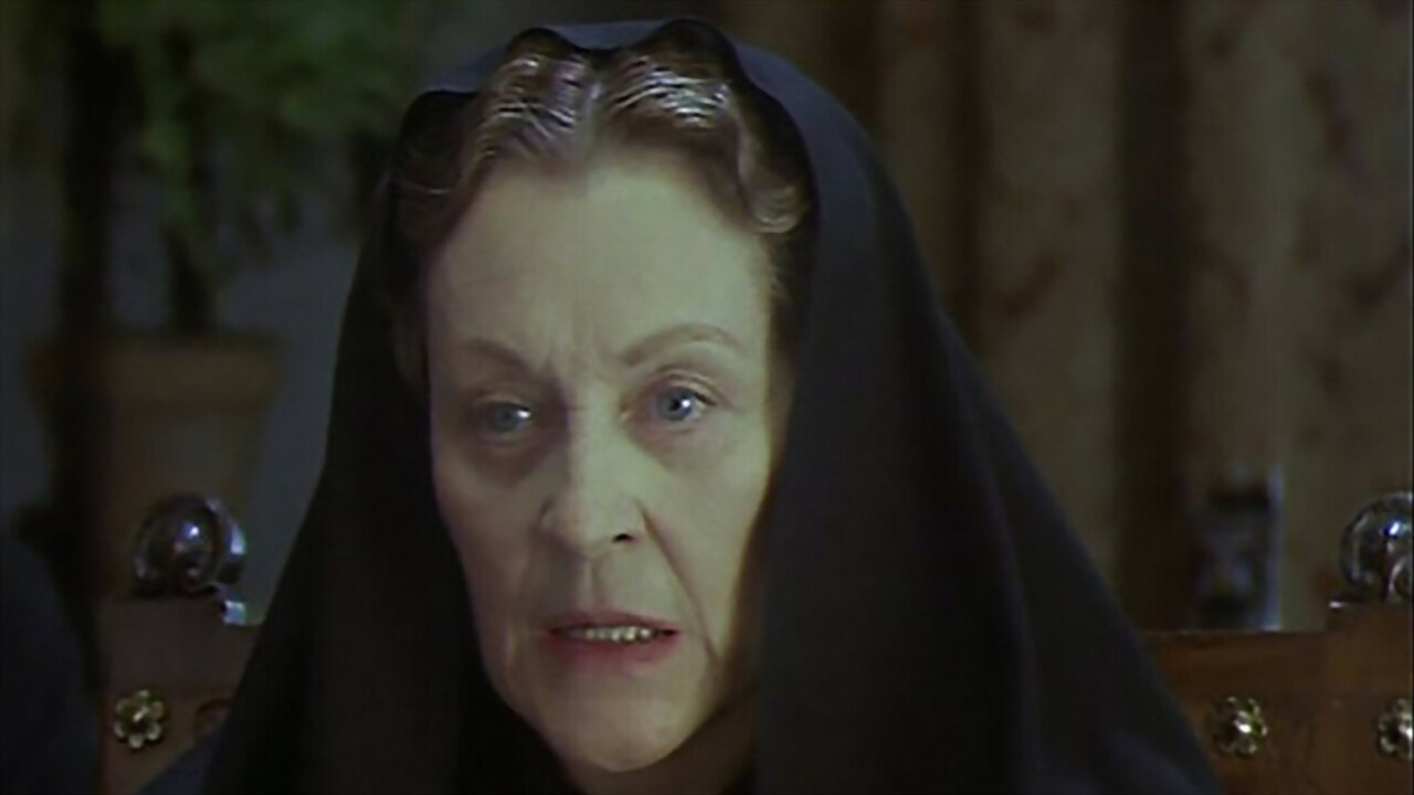 La casa de Bernarda Alba Background