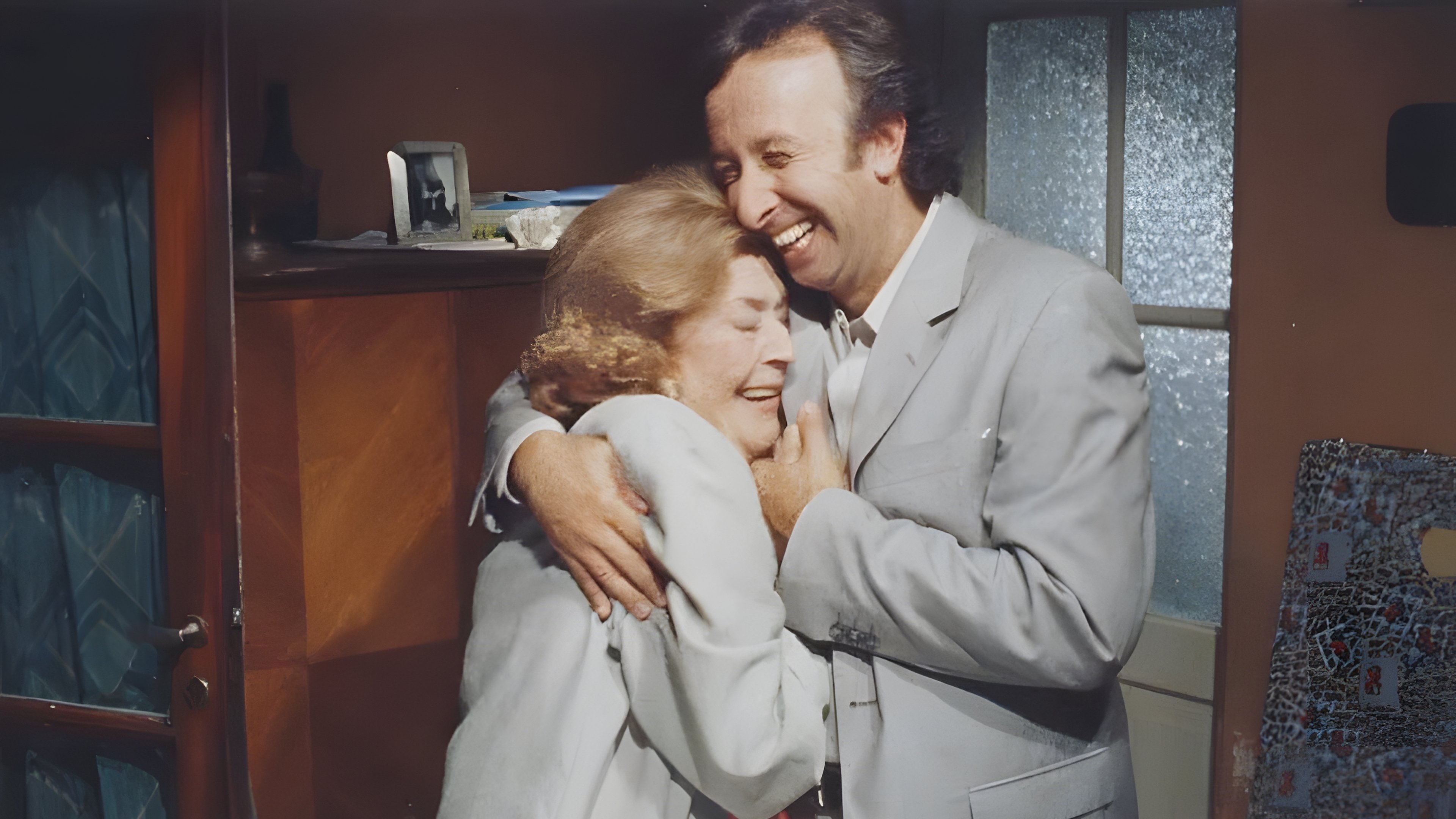 Conversaciones con mamá Background