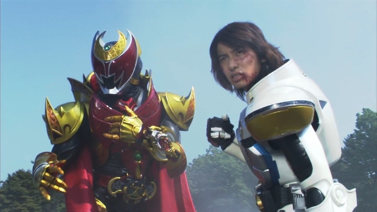 Kamen Rider Kiva: King of the Castle in the Demon World Background