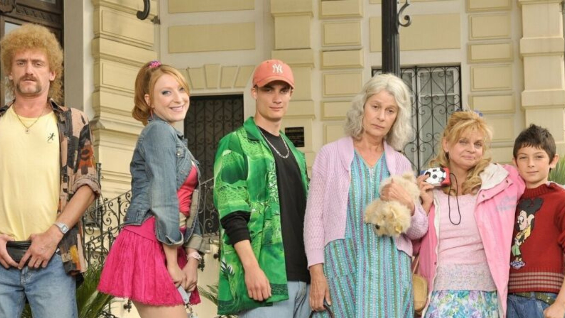 Les Tuche : un phénomène qui tuche tout le monde Background