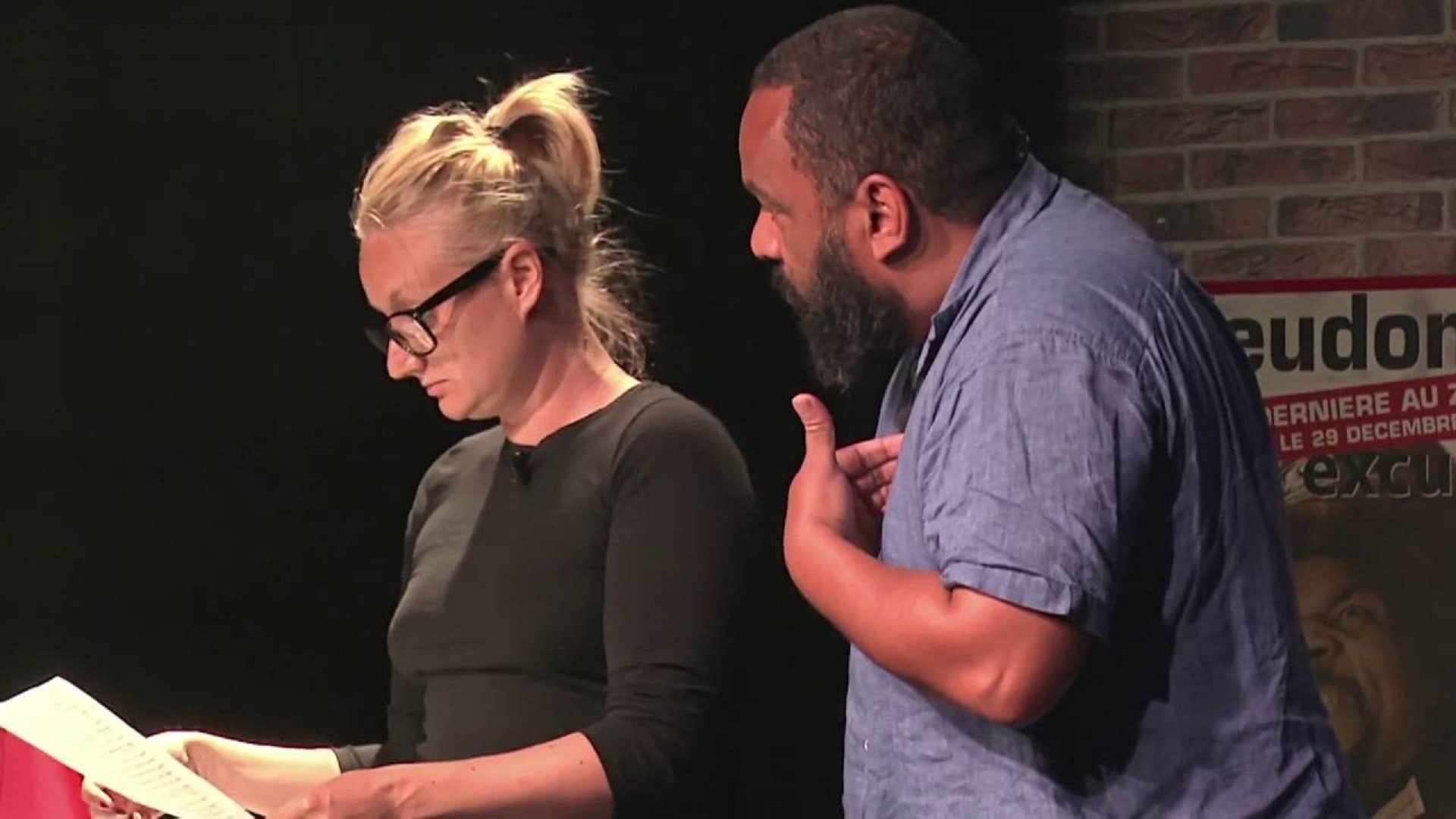 Dieudonné - Les Médias Background