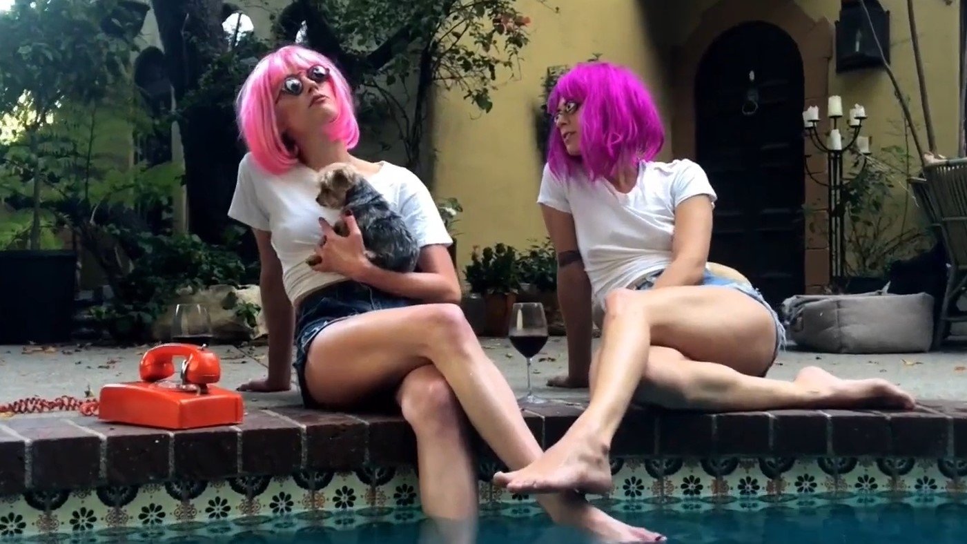 Mondo Hollywoodland Background