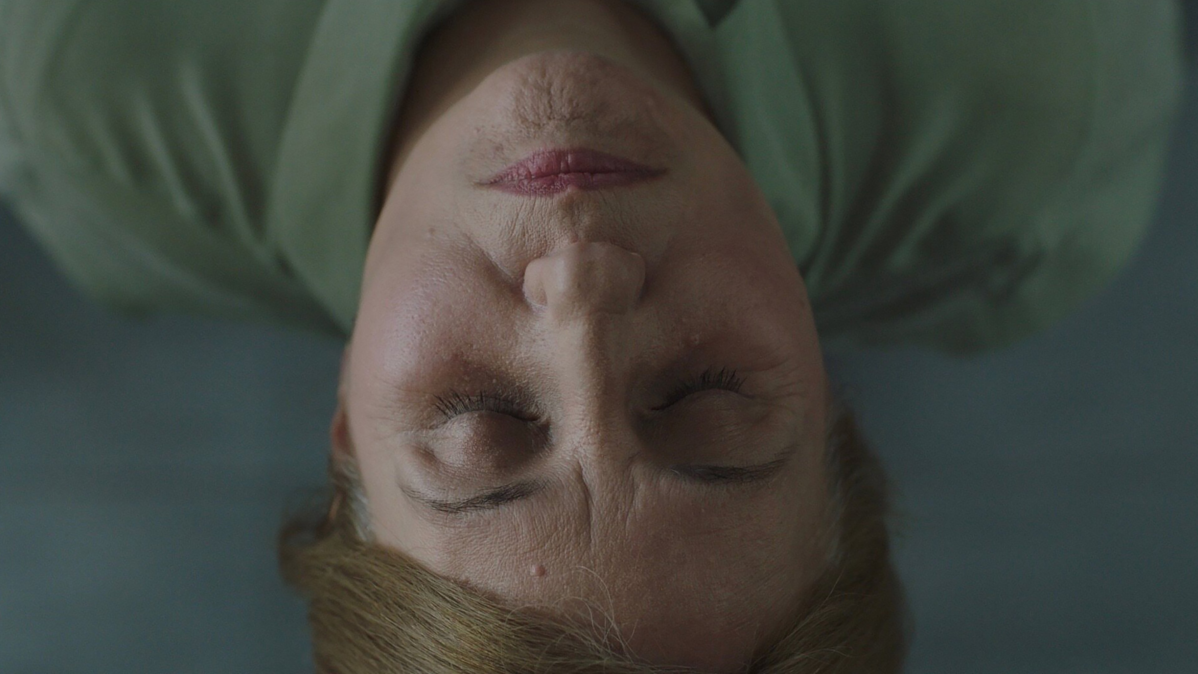 Vera Dreams of the Sea Background