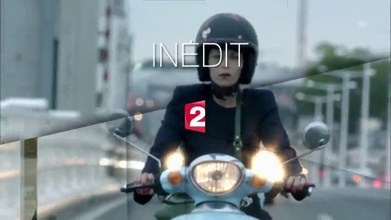 Harcelée Background