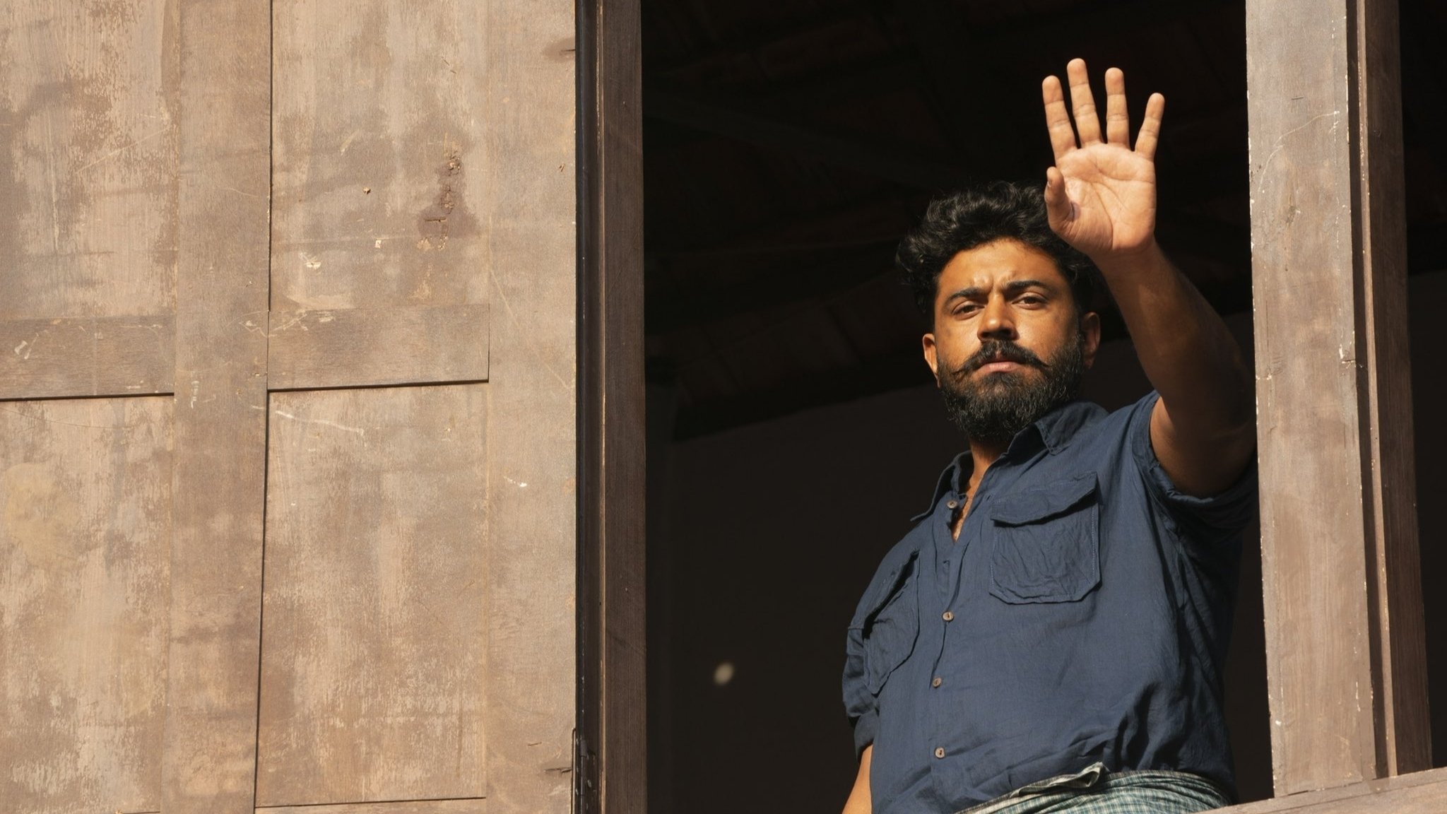 Thuramukham Background