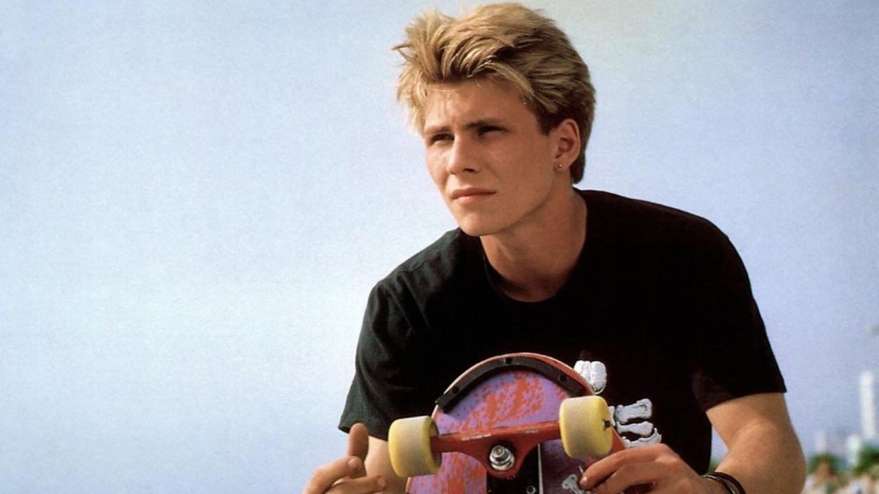 Gleaming the Cube Background